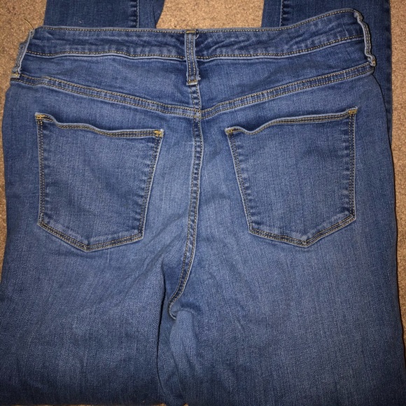 Universal Thread Jeans - Picture 3 of 3